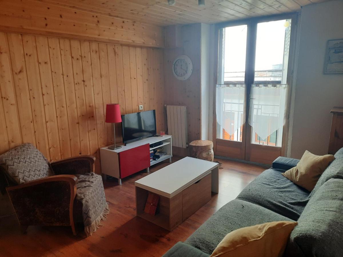 Le Cocon Apartment Bagnères-de-Luchon Екстериор снимка
